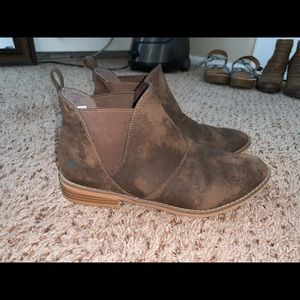 Size 8 brown booties